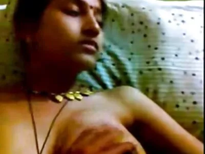 Nautin pullukka pillu dildostani niin paljon