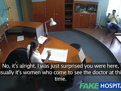 Söpö ja suloinen teini kyytiä alaston pillu kova