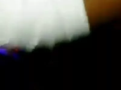 Rintava teini harrastaa seksiä ja saa creampie pillu sex video